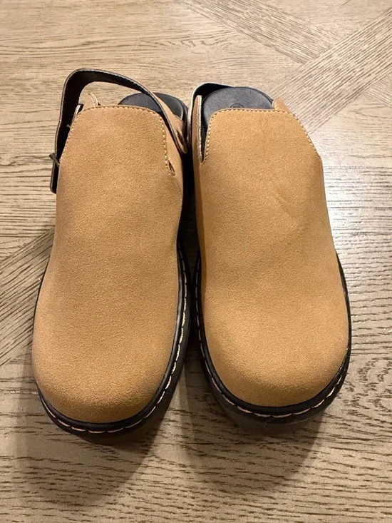 Contugo clogs with BROKEN BUCKLE 8.5 - Picture 2 of 5